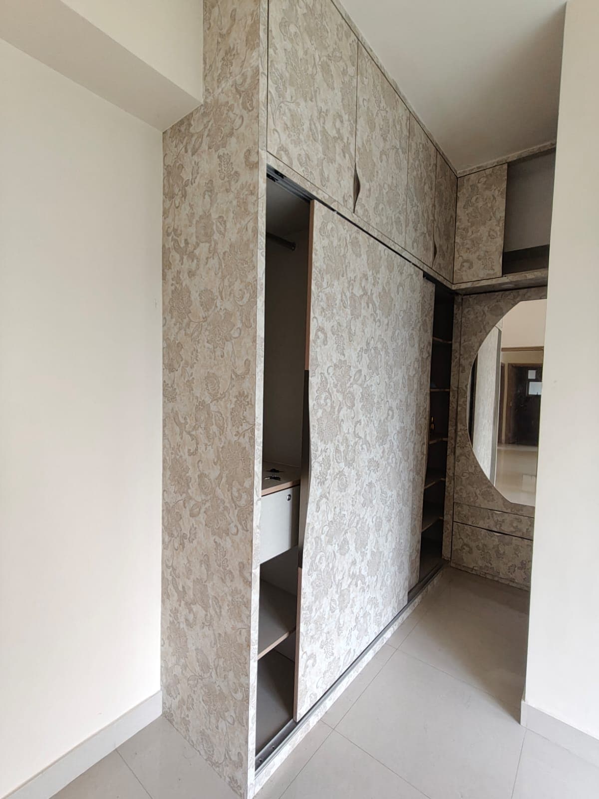PS One10 — 2 BHK Semi-Furnished Residence for Rent — Photo 1