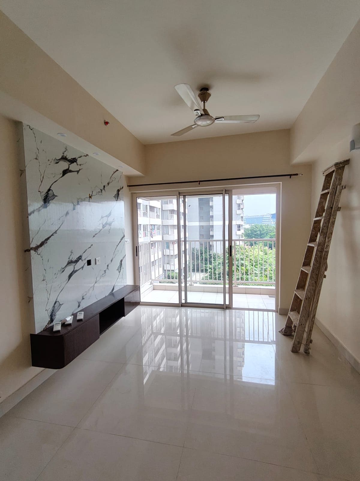 PS One10 — 2 BHK Semi-Furnished Residence for Rent — Photo 4