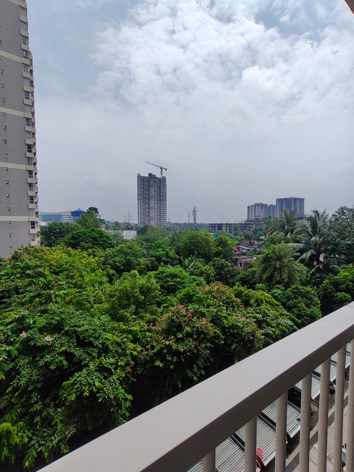 PS One10 — 2 BHK Semi-Furnished Residence for Rent — Photo 9