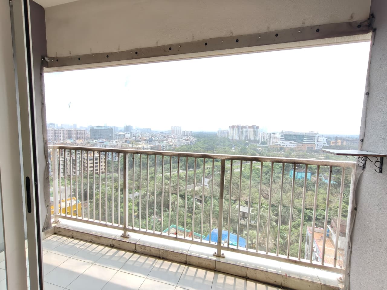 PS One10 — 3 BHK 3 Bath Semi-Furnished Flat for Rent — Photo 8