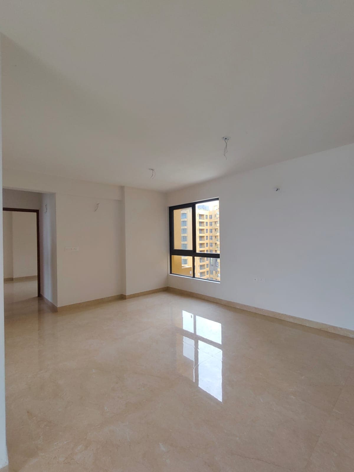 Ambuja Urvisha — 3 BHK 1560 Sq.ft Premium Condoville Resale — Photo 12