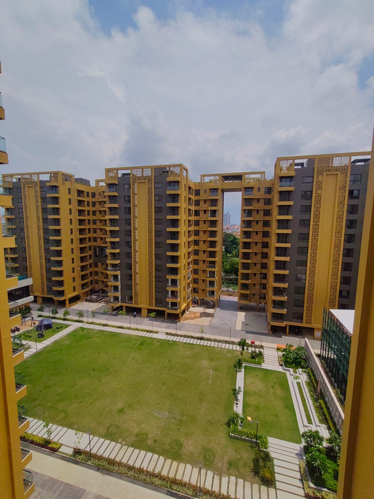 Ambuja Urvisha — 3 BHK 1560 Sq.ft Premium Condoville Resale — Photo 14