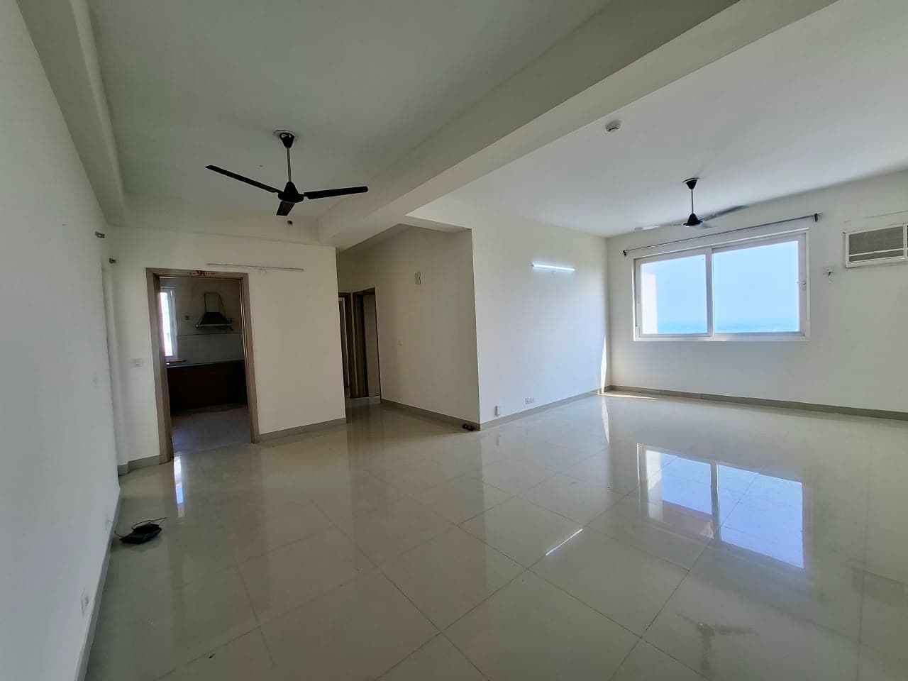 DLF New Town Heights — 3 BHK + Servant Room 2110 Sq.ft Resale