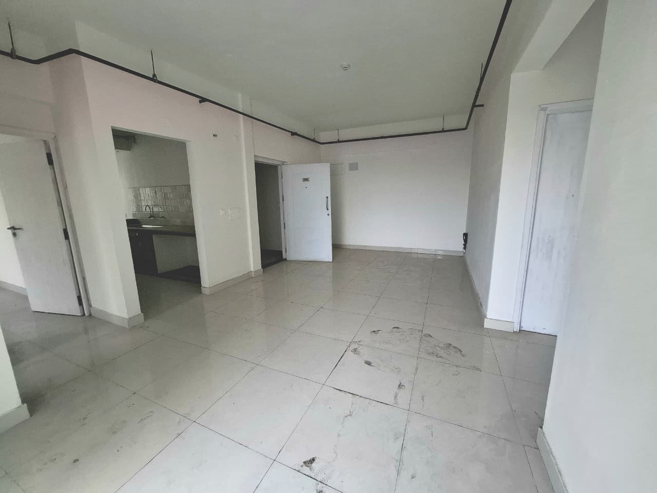 Rishi Pranaya — 3 BHK High-Floor Panoramic View Resale — Photo 2