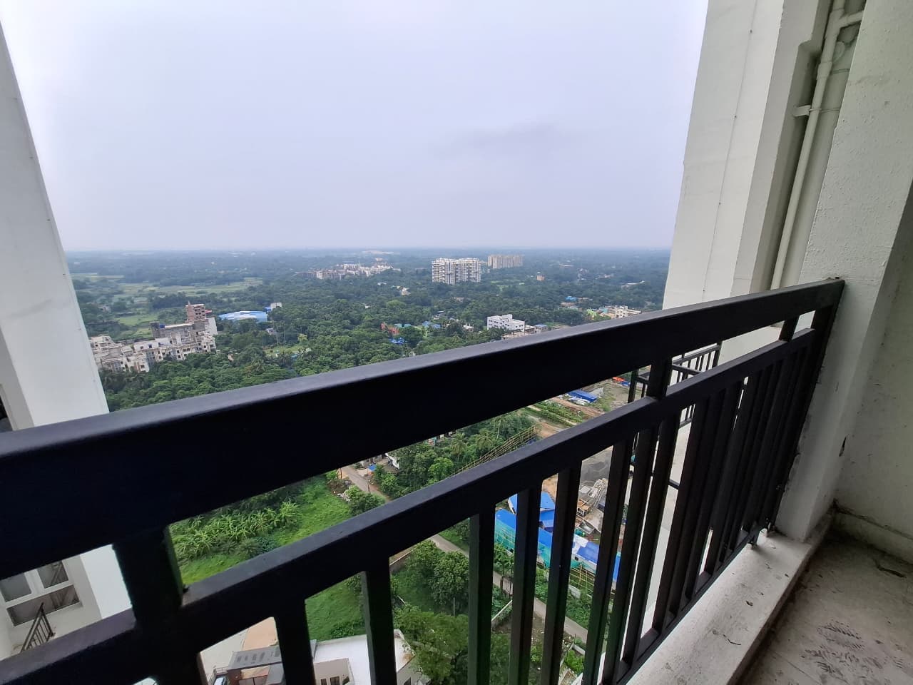 Rishi Pranaya — 3 BHK High-Floor Panoramic View Resale — Photo 4