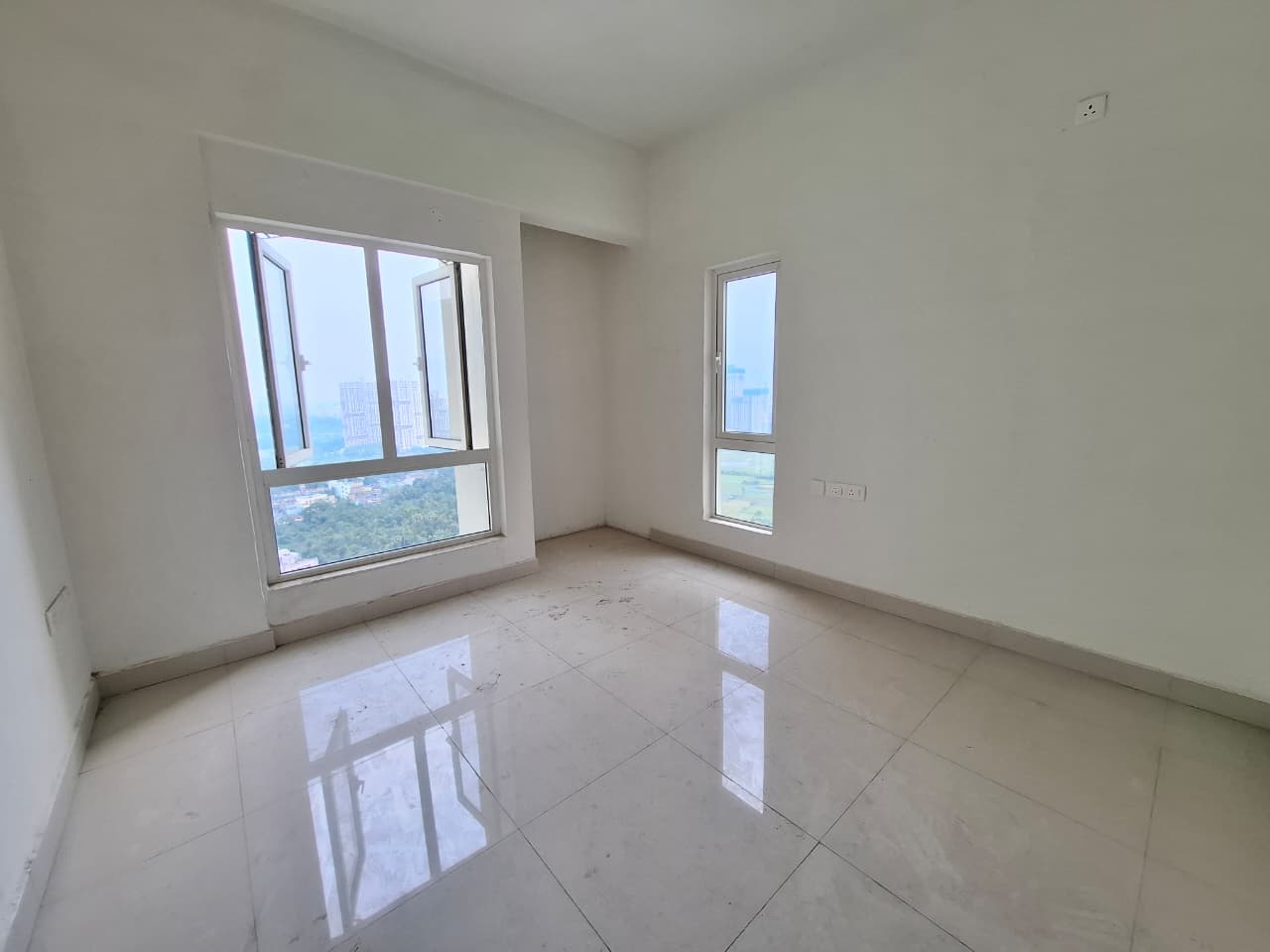 Rishi Pranaya — 3 BHK High-Floor Panoramic View Resale — Photo 8