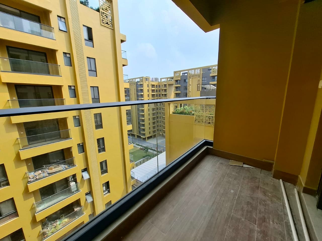 Ambuja Urvisha — 2 BHK 2 Balcony Corner Residence for Rent — Photo 2