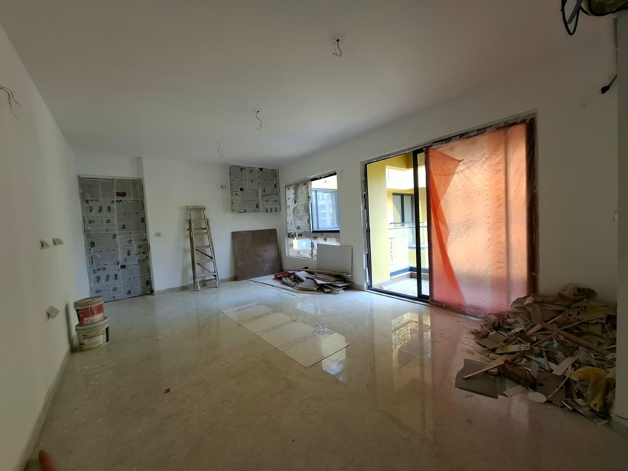 Ambuja Urvisha — 2 BHK 2 Balcony Corner Residence for Rent — Photo 4