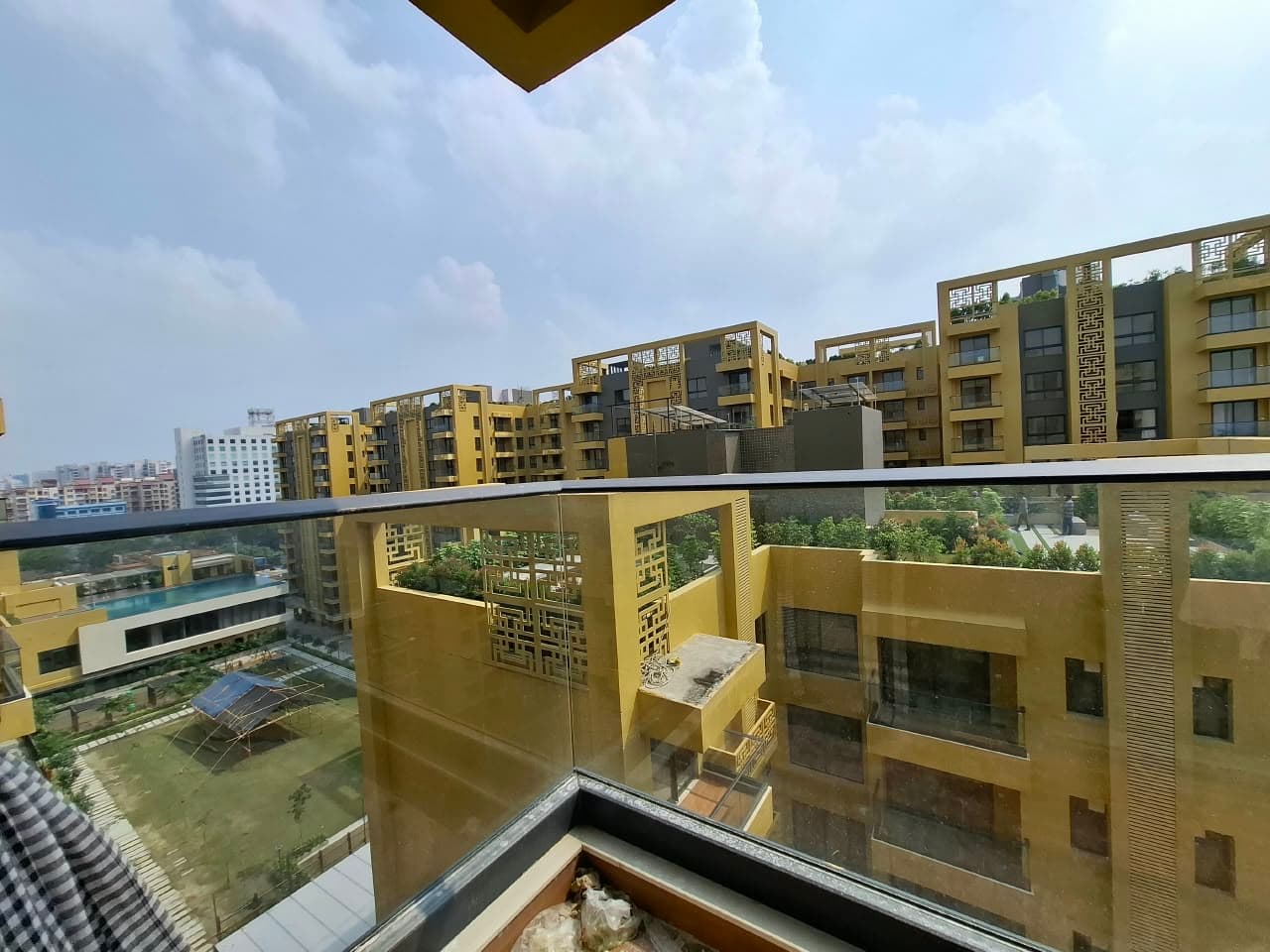 Ambuja Urvisha — 2 BHK 2 Balcony Corner Residence for Rent — Photo 10