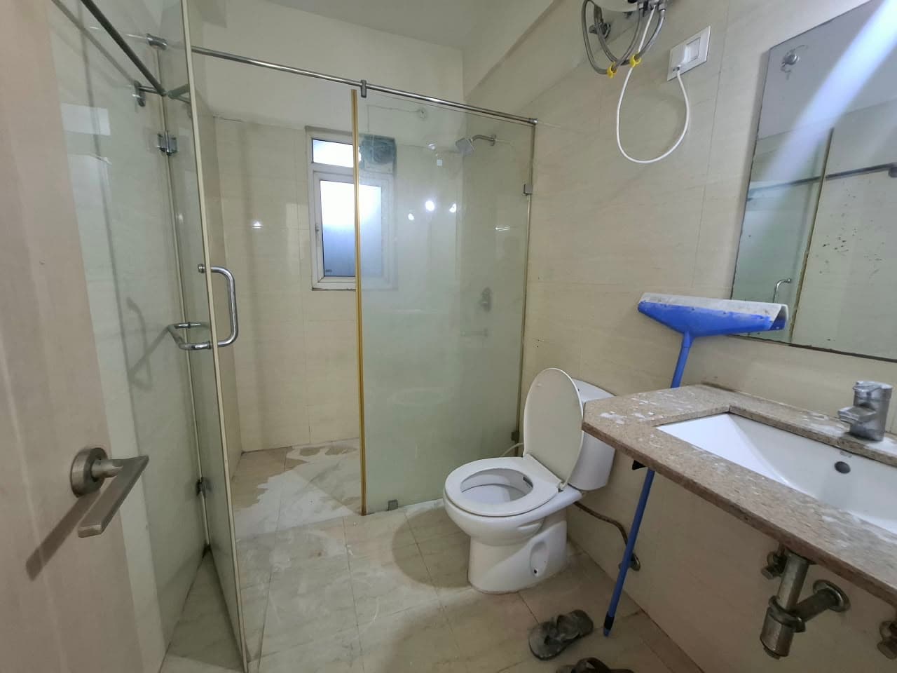 DLF New Town Heights — 3 BHK + Servant Room 2110 Sq.ft Resale — Photo 13